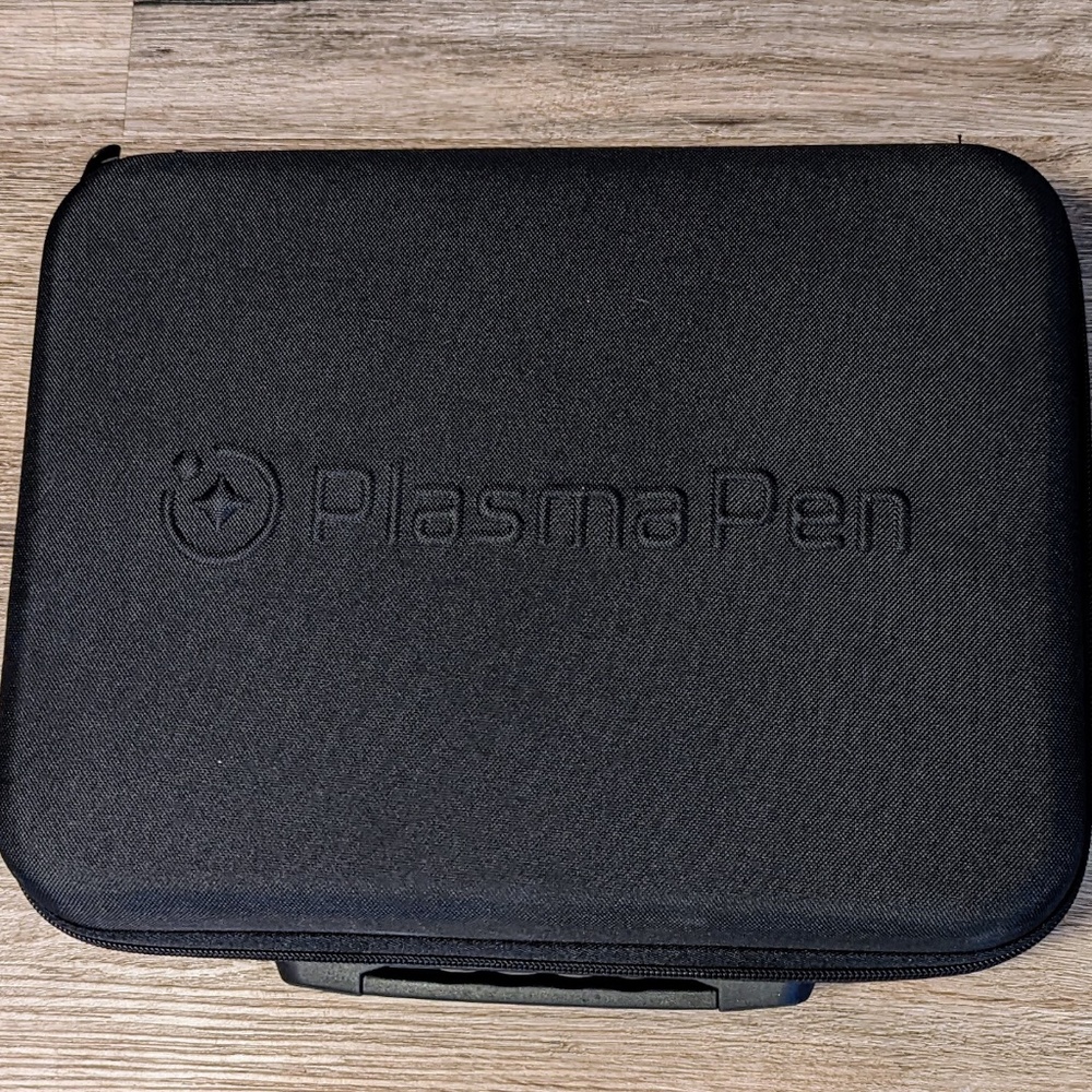 SOLD --- NWT - NEW PlasmaPen Louise Walsh 'Platinum' Fibroblast Device  - Silver - Picture 12 of 16